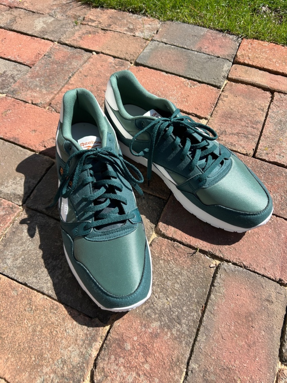 NWOT Reebok Ultra Flash Sneakers in the Escape Green/Chalk,  Men’s Size 11